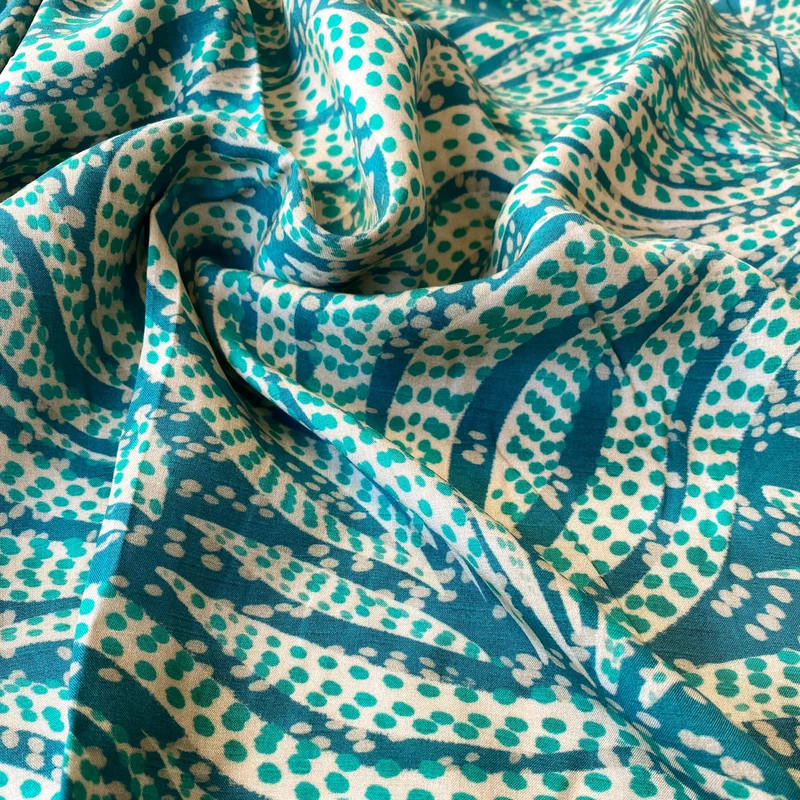 No. 1198 Viskose mit abstraktem Pflanzenprint | 2,30m