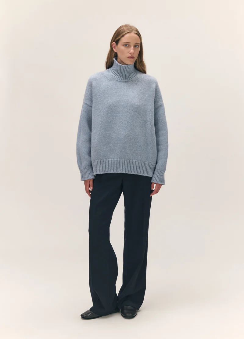 Caragh High Neck in Vintage Blue