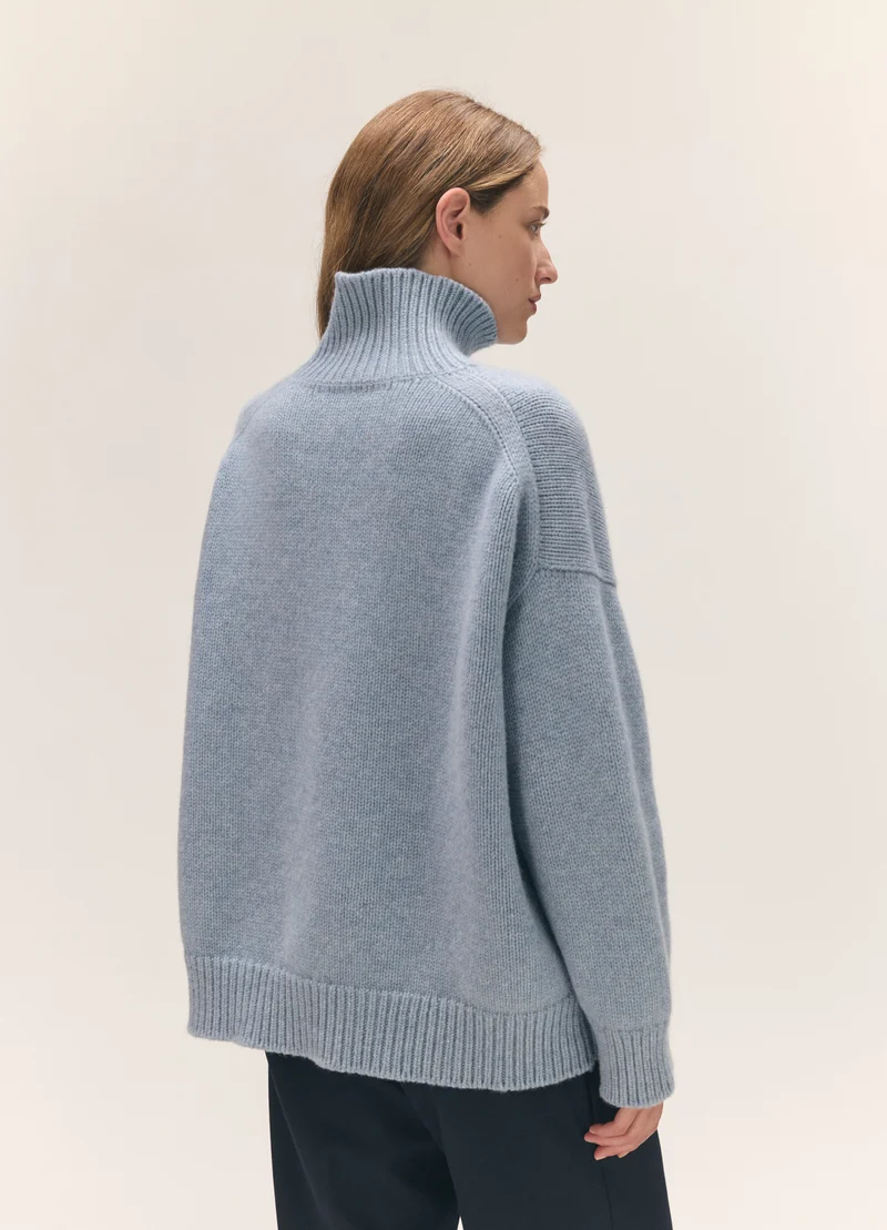 Caragh High Neck in Vintage Blue