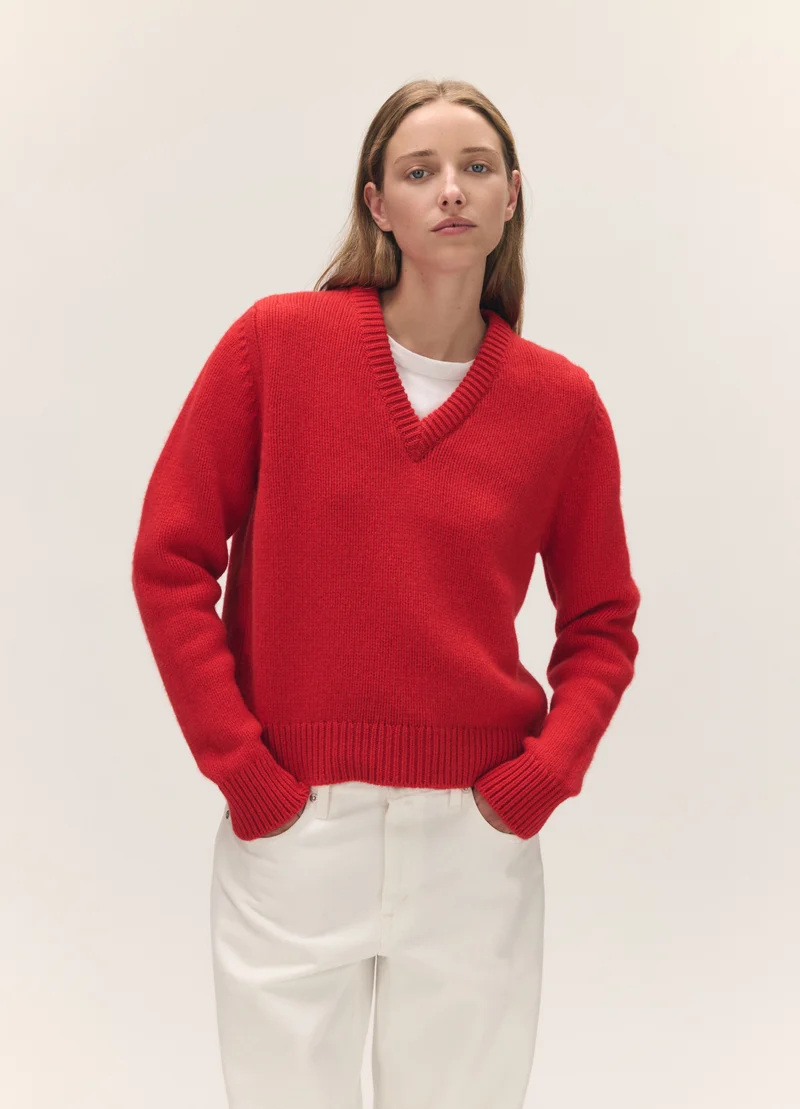 Glenn V-Neck in Poppy Red