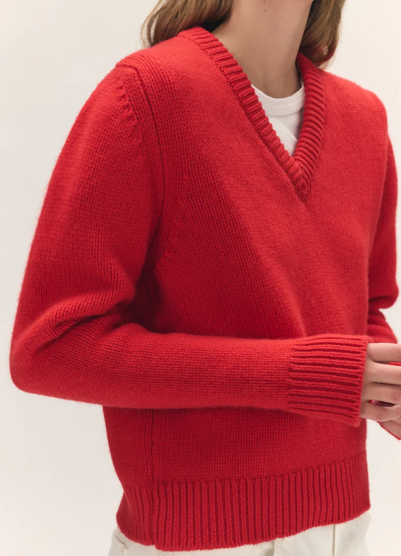 Glenn V-Neck in Poppy Red