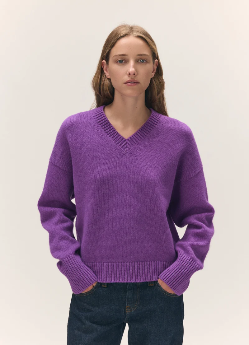 Sora Slouch V-Neck in Vivid Purple