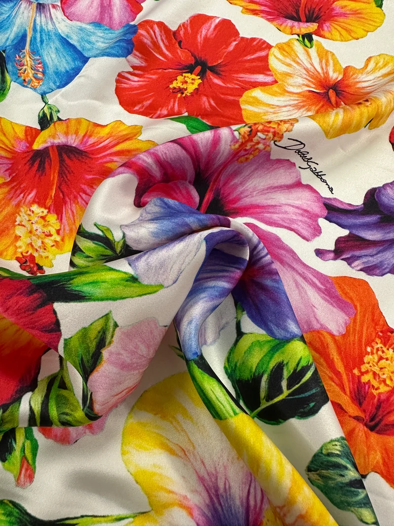 No. 2121 Seidensatin Hibiskusblüten
