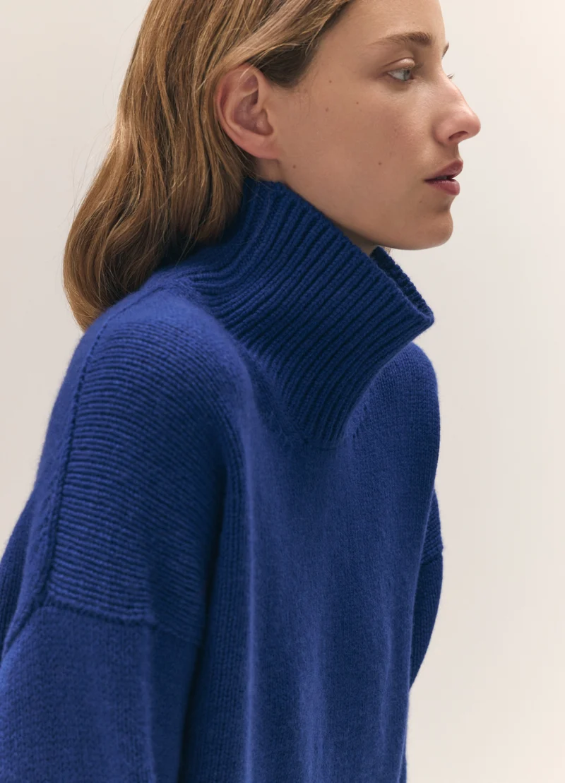 Sora High Neck in Smalt Blue