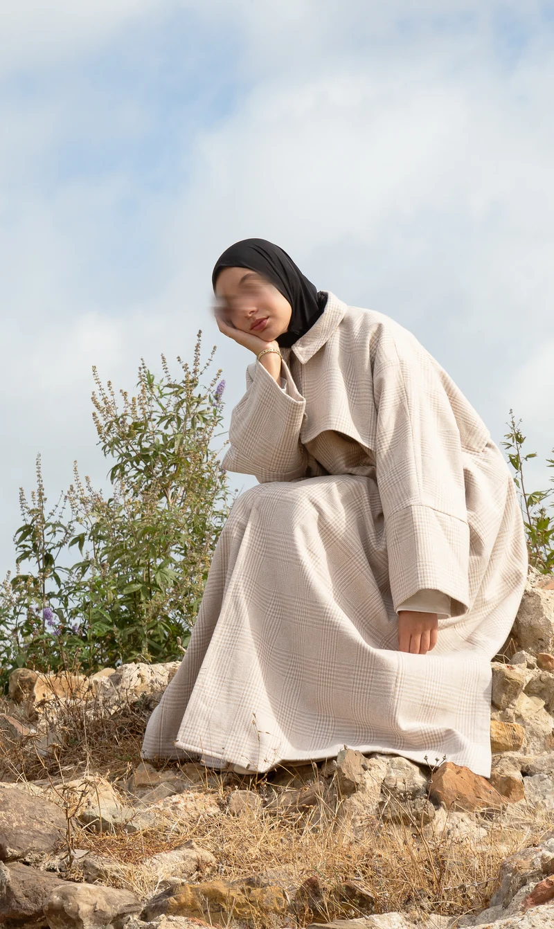 IYSI-Mantel DAIMA – Modest Couture