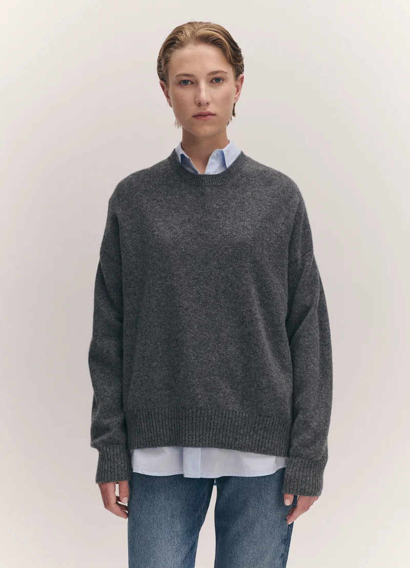 Innes Slouch Crewneck in Derby Grey