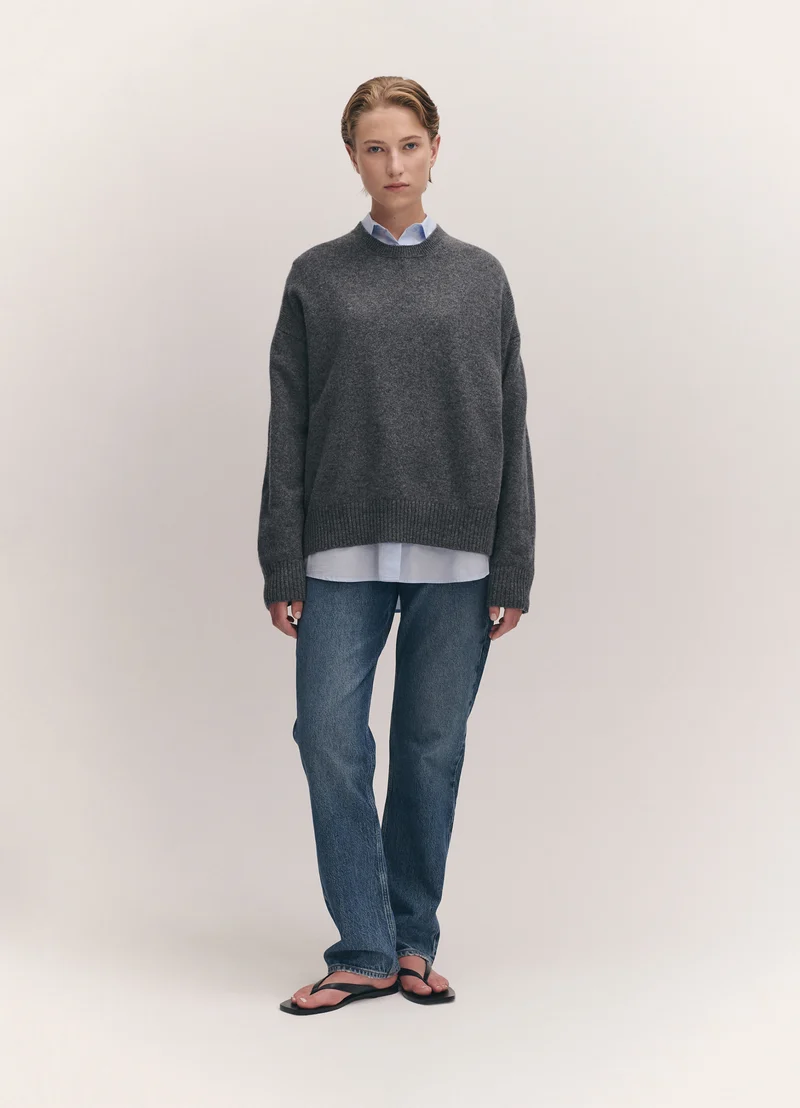 Innes Slouch Crewneck in Derby Grey