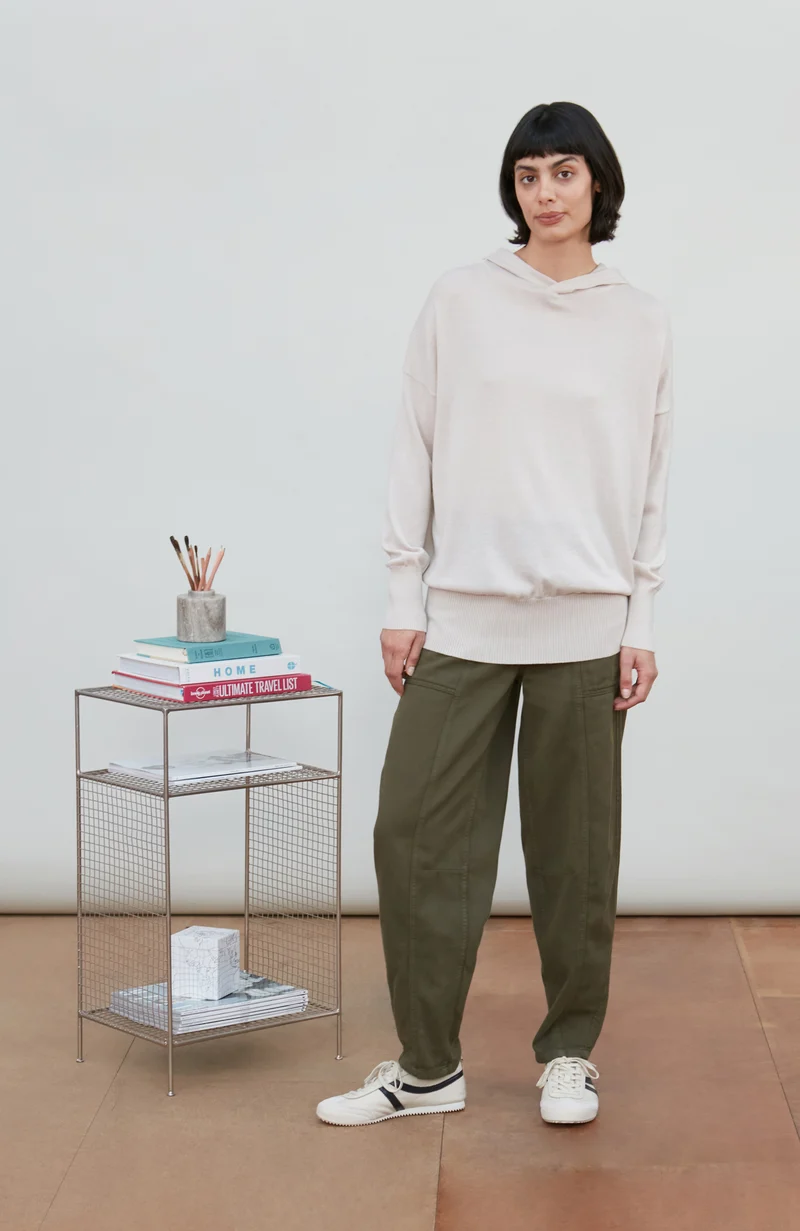 Damen-Pullover mit Kapuze aus reiner, extrafeiner Merinowolle mit entspannter Passform