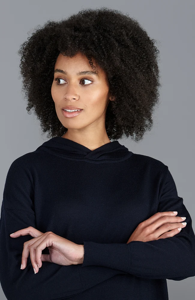 Damen-Pullover mit Kapuze aus reiner, extrafeiner Merinowolle mit entspannter Passform