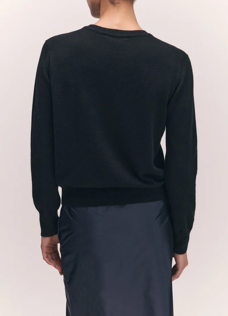 Skye Cashmere V-Neck in Black