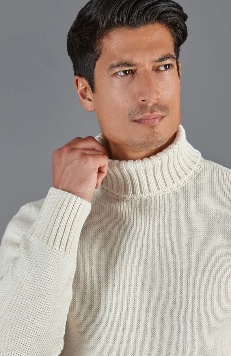 Der taillierte Submariner – Rollkragenpullover aus Merinowolle