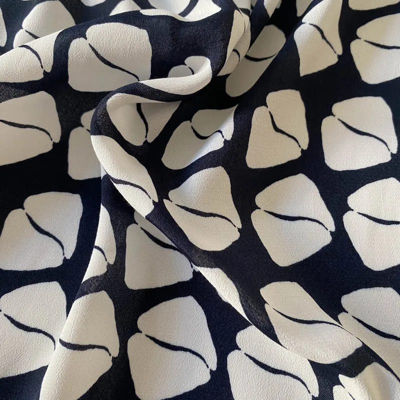 No. 1325 Viskose Crepe mit Kuss Print | 2,20m