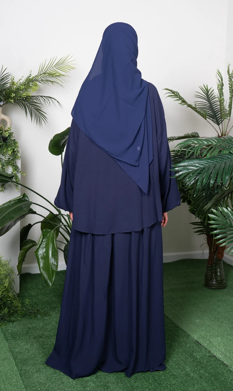 Set aus Viskose und Marineblau