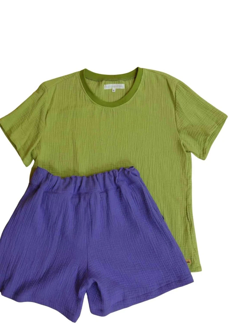 versandbereit: Oversize T-Shirt für Damen aus Musselin "Ehrenpreis", dunkellimette, M, L