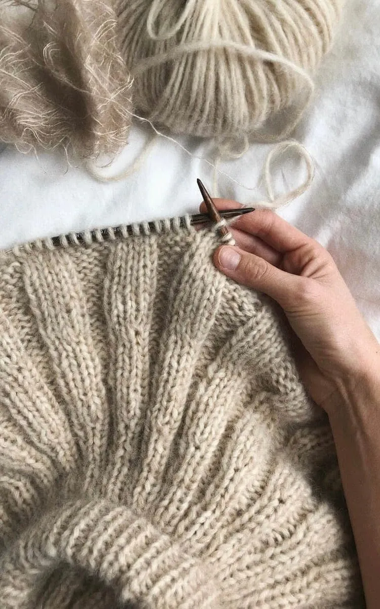 Sunday Sweater - KOS & TYNN SILK MOHAIR - Strickset