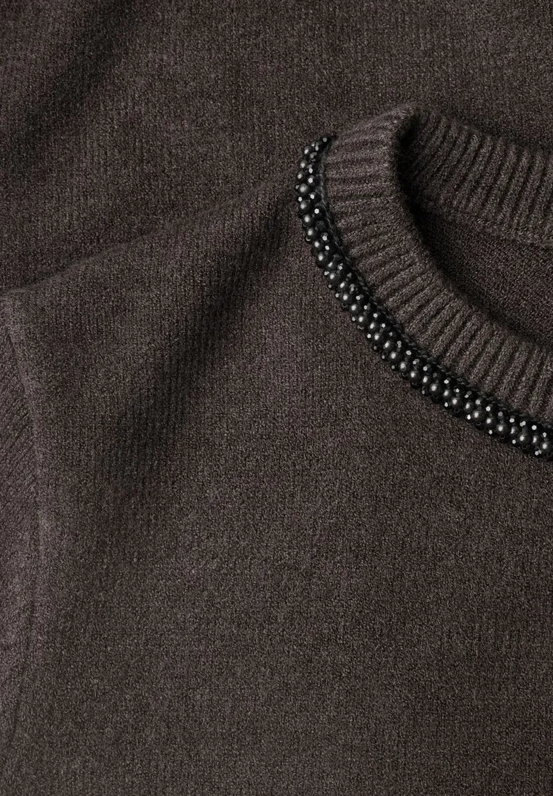Kurzarm Pullover mit Schmuckdetail