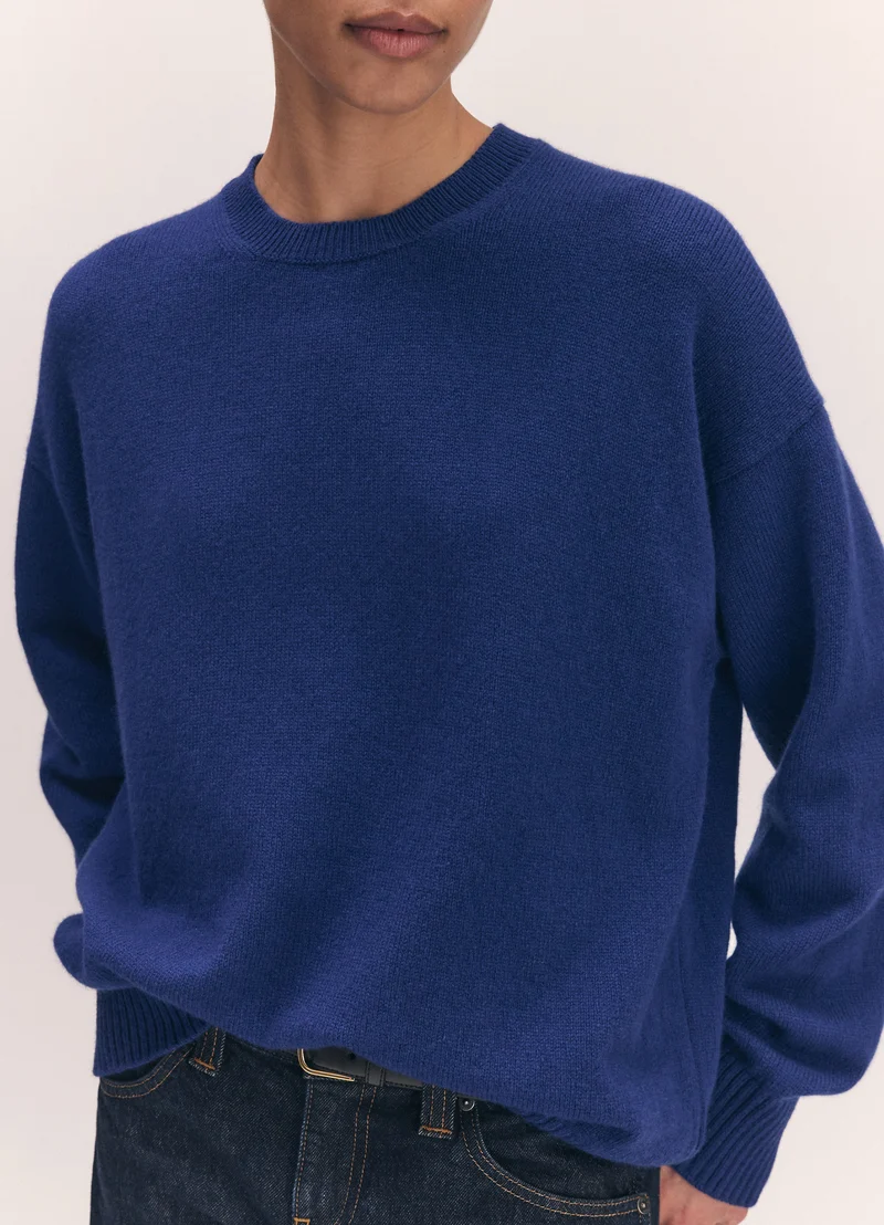 Innes Slouch Crewneck in Smalt Blue