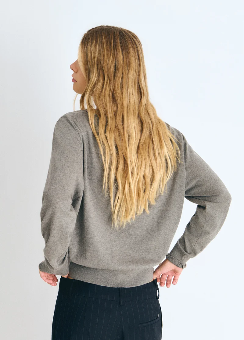 Open-neck number jersey