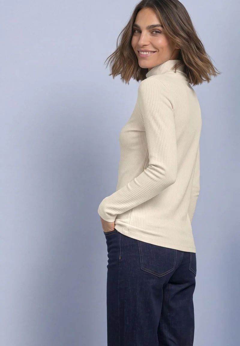 Basic Shirt in Unifarbe mit Rollkragen