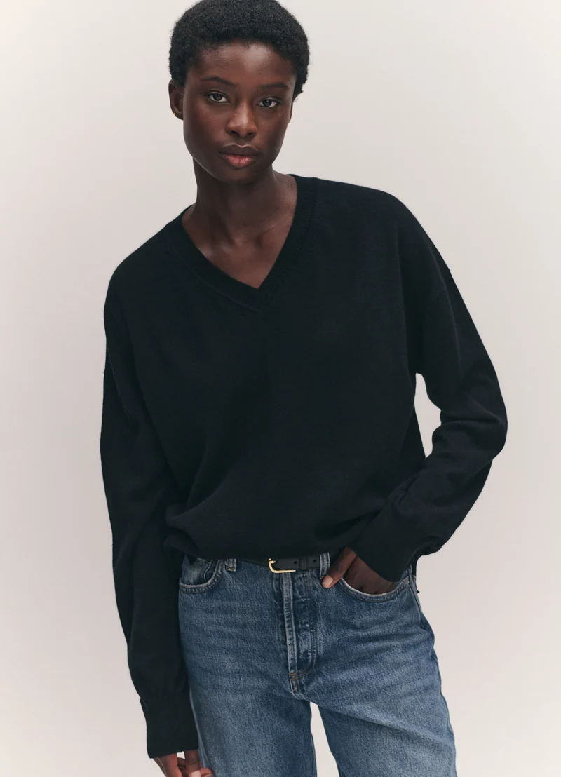 Tahra Cashmere V-Neck in Black