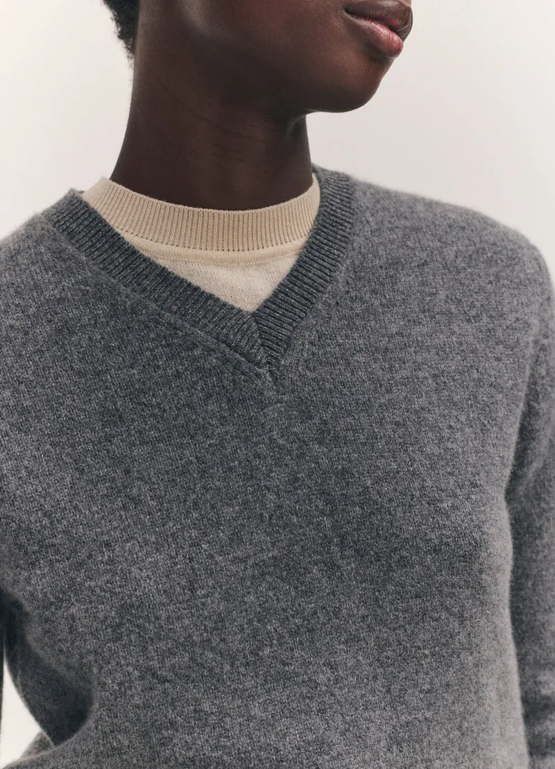 Sligo V-Neck in Derby Grey