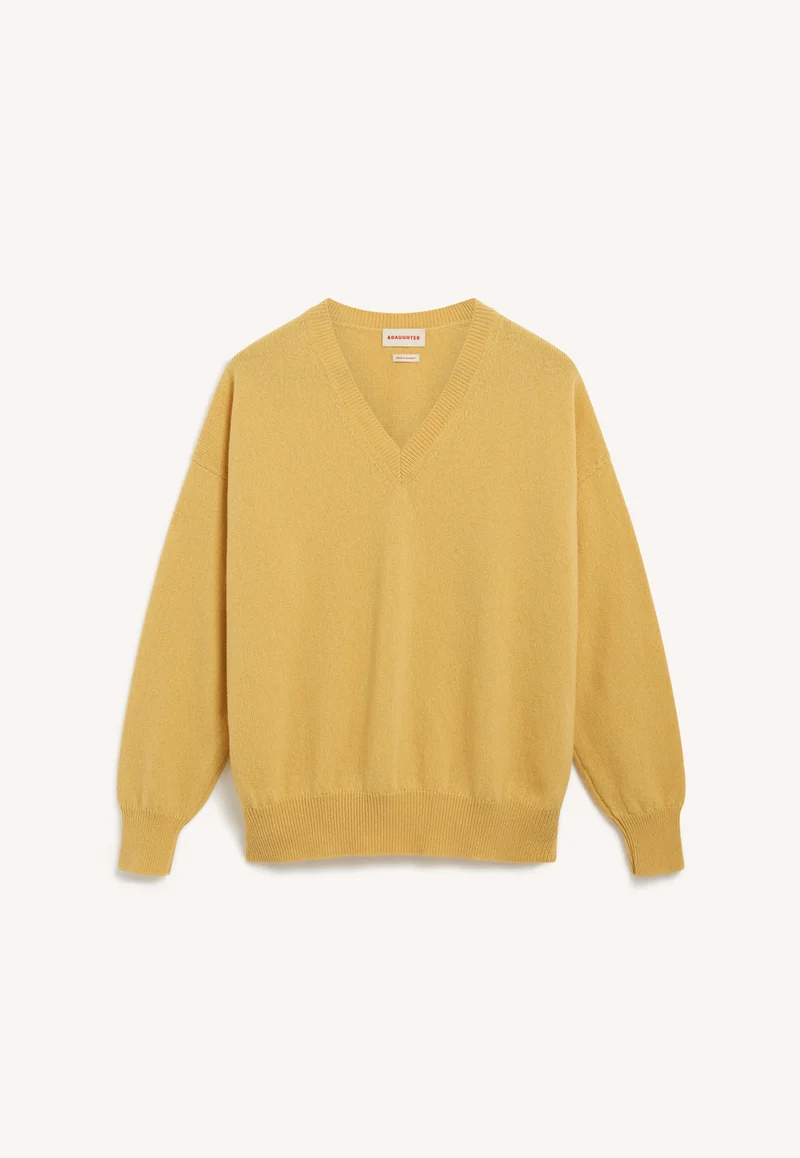 Innes Slouch V-Neck in Yellow