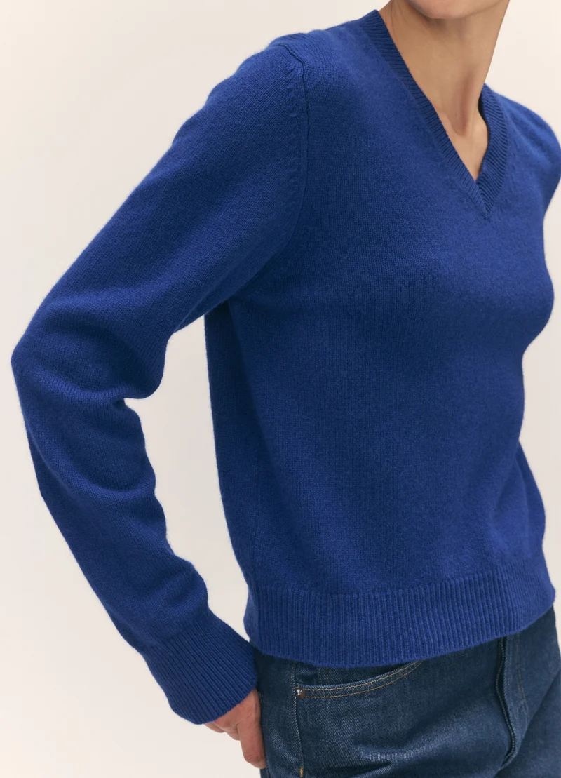 Sligo V-Neck in Smalt Blue