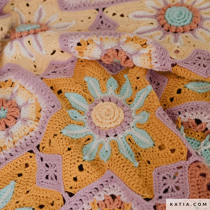 Katia CAL „Stars in Bloom“-Paket – Gehäkelte Blumendecke Naturweiß S1