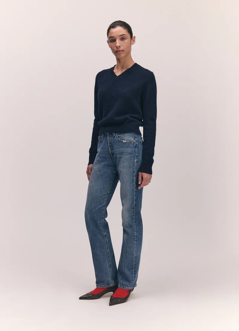 Sligo V-Neck in Navy