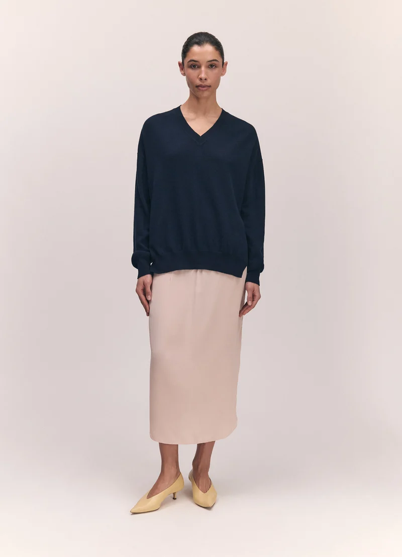 Tahra Cashmere V-Neck in Navy
