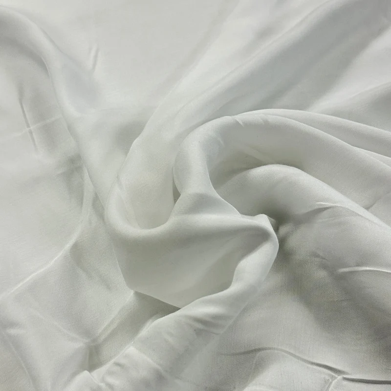 No. 2053 Viskose-Satin reinweiß