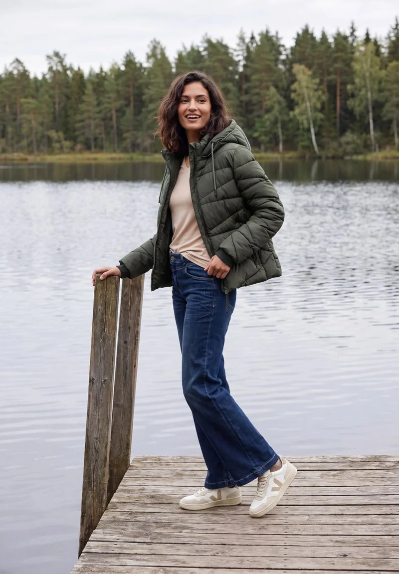 Steppjacke mit Kapuze und Zipper