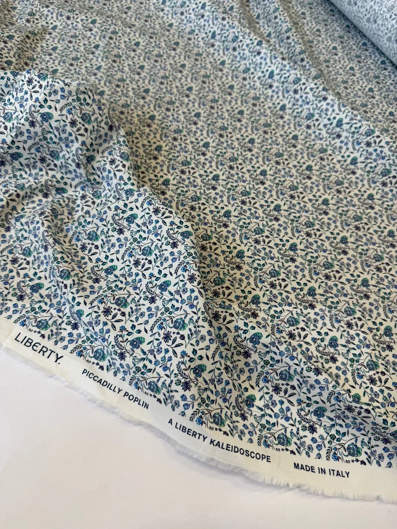 No. 2006 LIBERTY Tana Lawn blau weiß