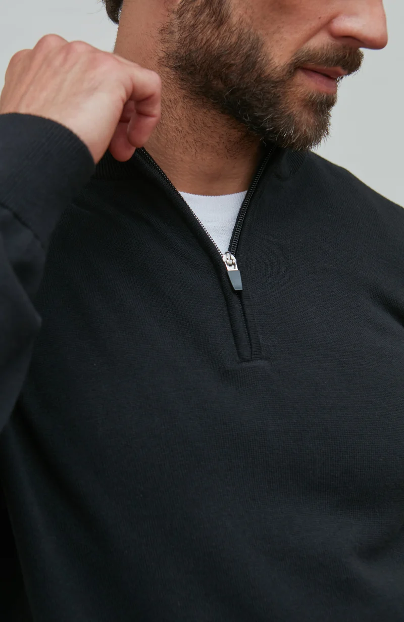 Leichter Herrenpullover aus 100 % Baumwolle mit Reißverschluss am Kragen