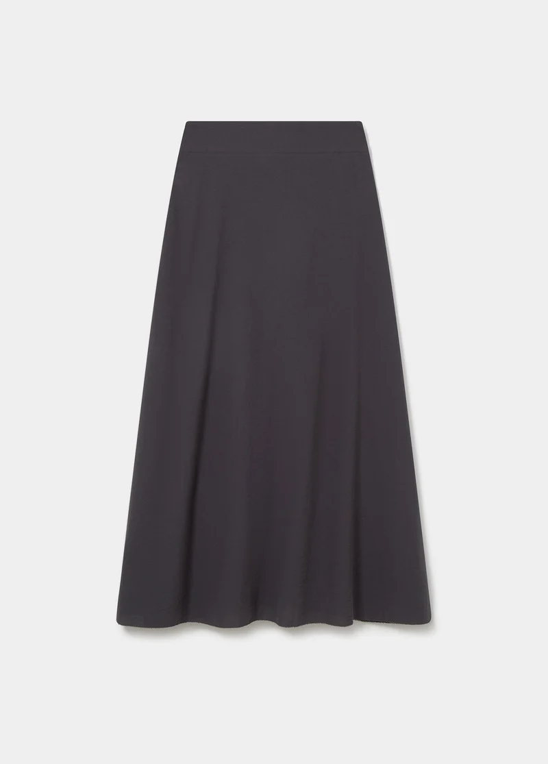 Long skirt waist detail