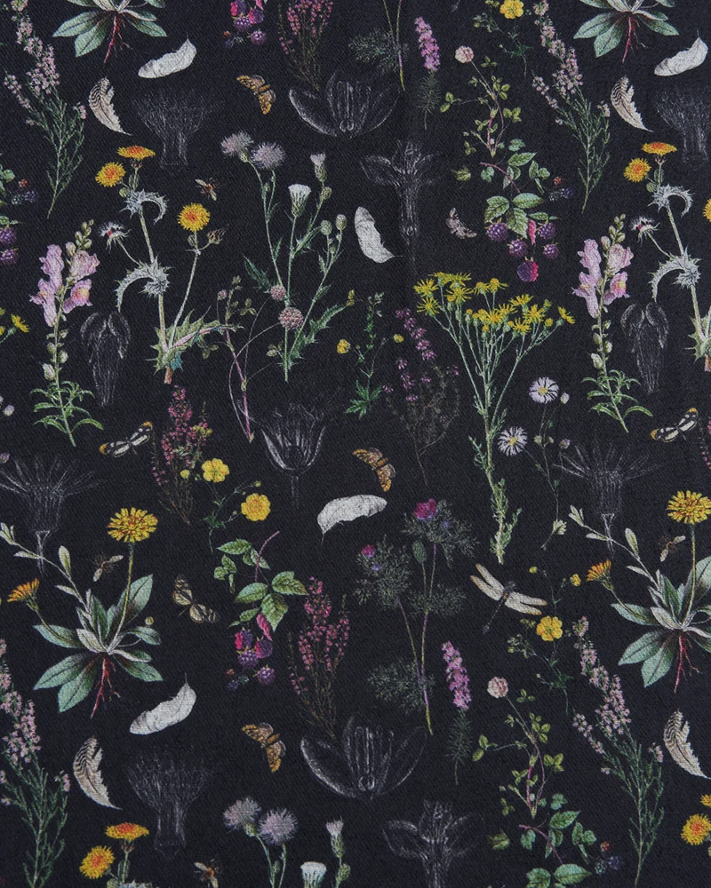 Wilderness Scarf in Black