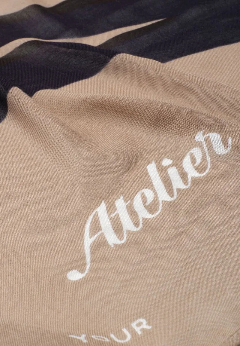Langer Schal mit Print