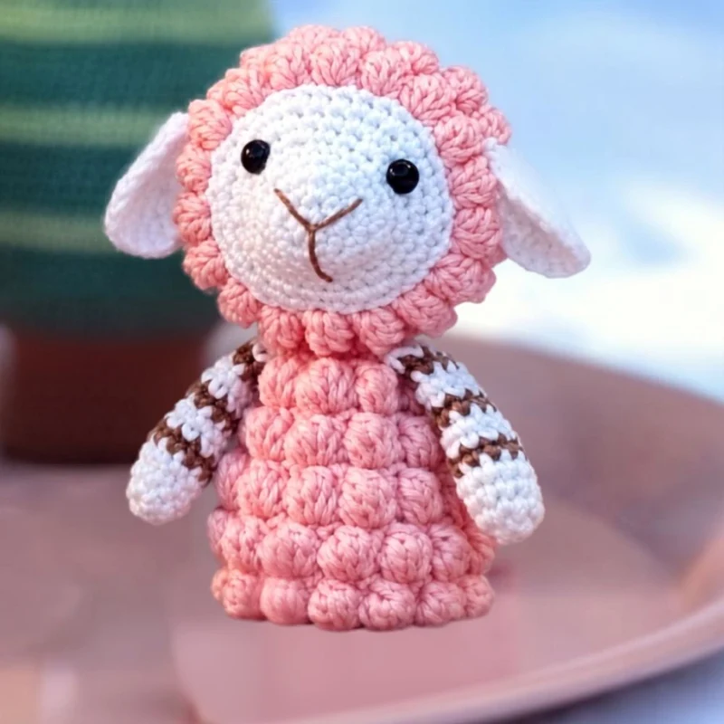 Wollplatz x Mrs. Milly Weihnachts-CAL 2026 Amigurumi-Häkelpaket