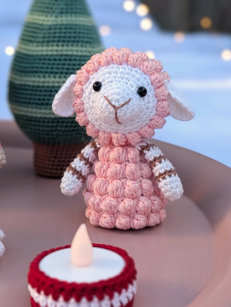 Wollplatz x Mrs. Milly Weihnachts-CAL 2026 Amigurumi-Häkelpaket