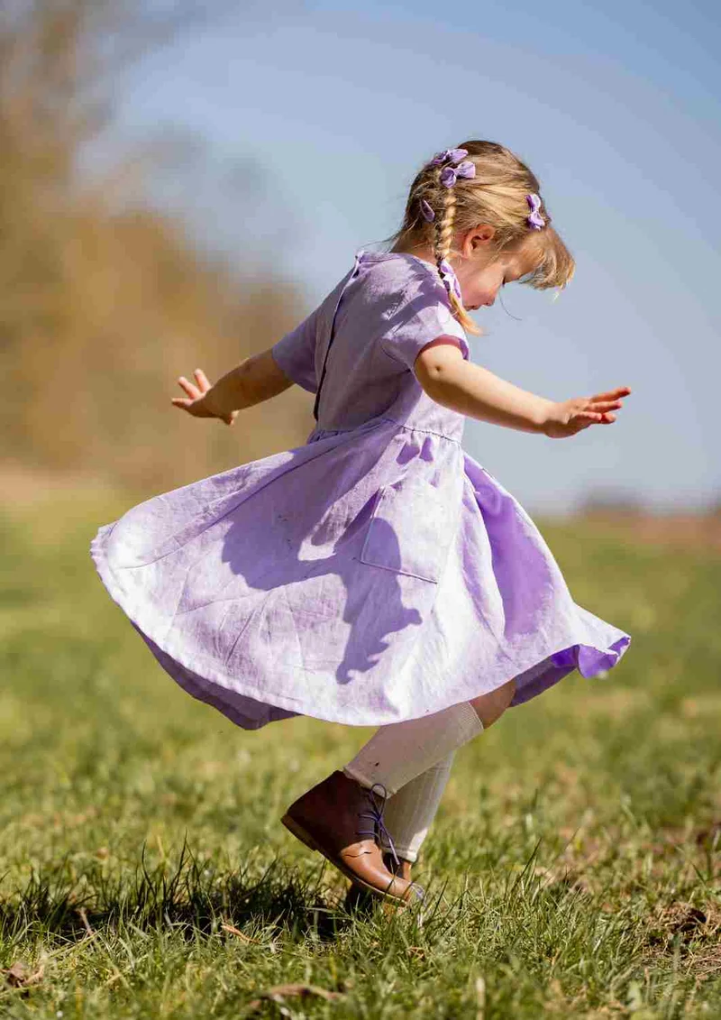 Leinenkleid für Mädchen "Goldregen", kurzarm