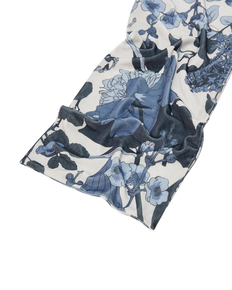 Deco Blooms Velvet Scarf in Blue