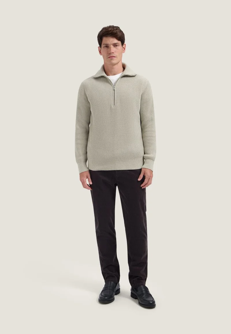 DS_Logan Lt. Wide Rib Chino