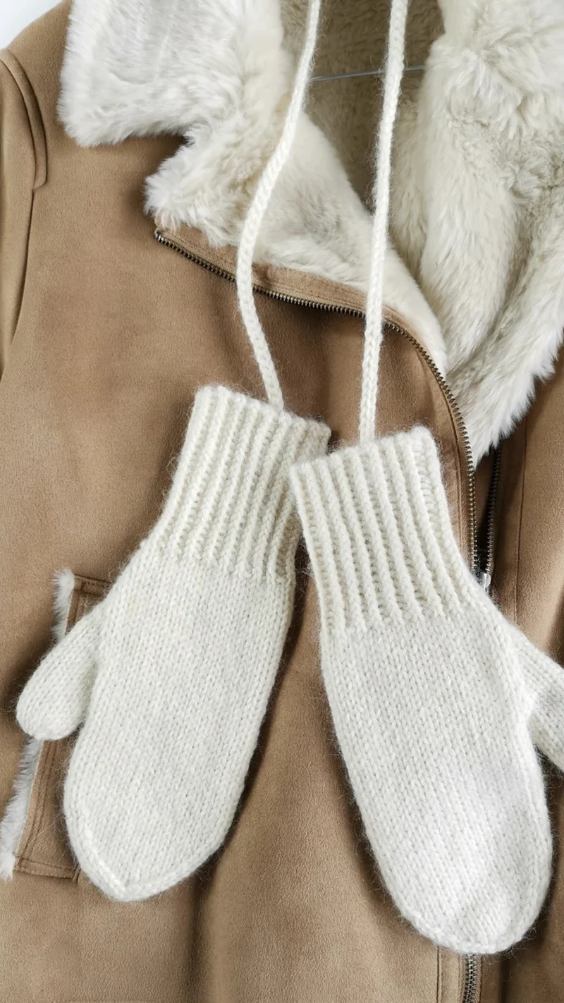 Basic Mittens - THE MERRY MERINO 110 & SILKY KID - Strickset