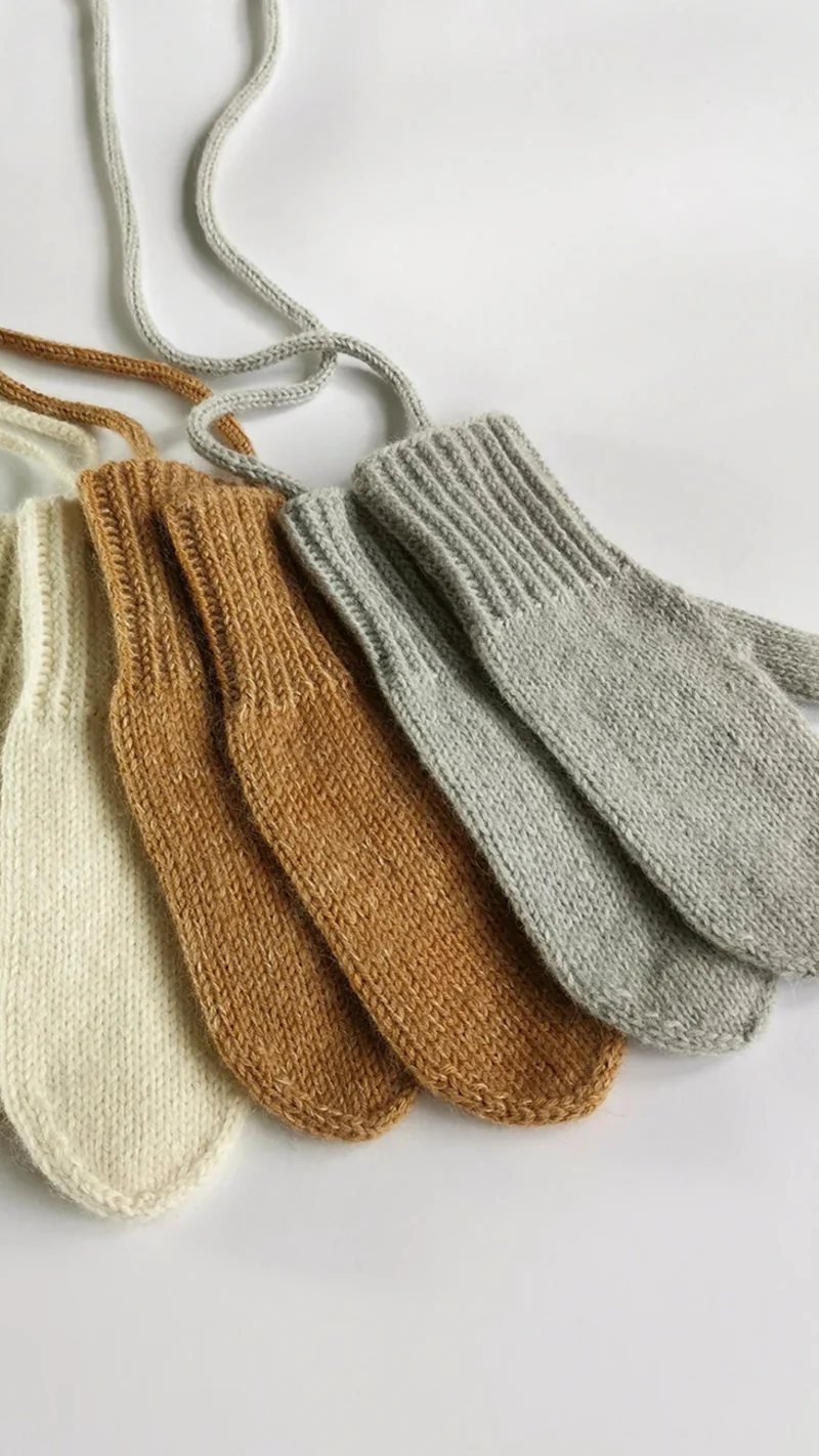 Basic Mittens - THE MERRY MERINO 110 & SILKY KID - Strickset