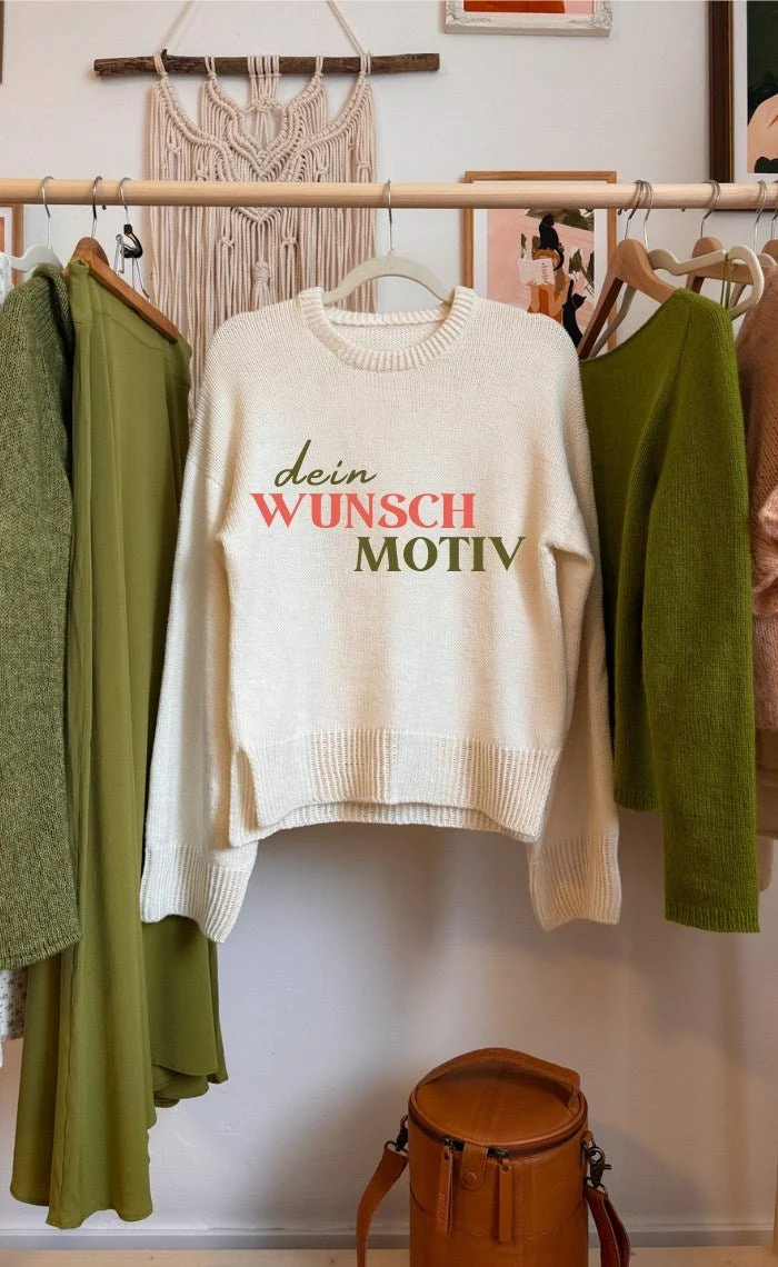 Studio Sweater mit deinem Wunsch-Motiv - The Merry Merino 140 GOTS - Strickset