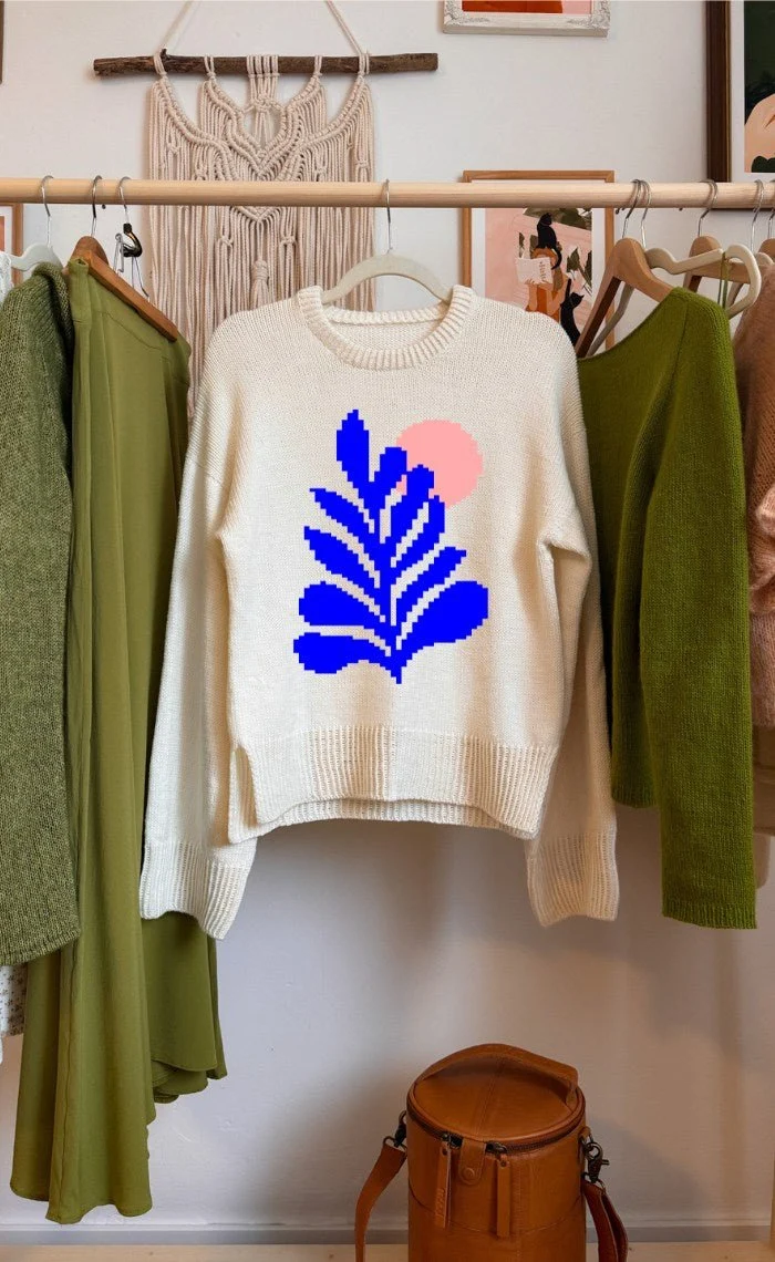 Studio Sweater mit deinem Wunsch-Motiv - The Merry Merino 140 GOTS - Strickset