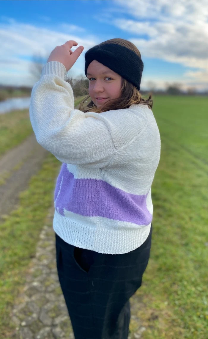 Studio Sweater mit deinem Wunsch-Motiv - The Merry Merino 140 GOTS - Strickset