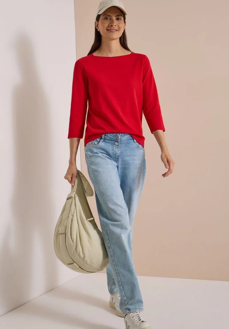 Basic Shirt mit U-Boot-Ausschnitt