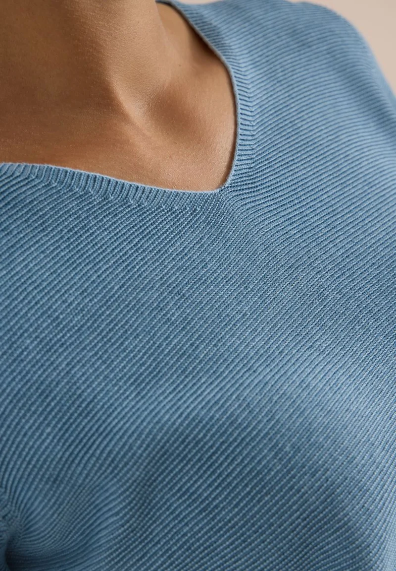 Pullover im Two-Tone-Look mit V-Neck