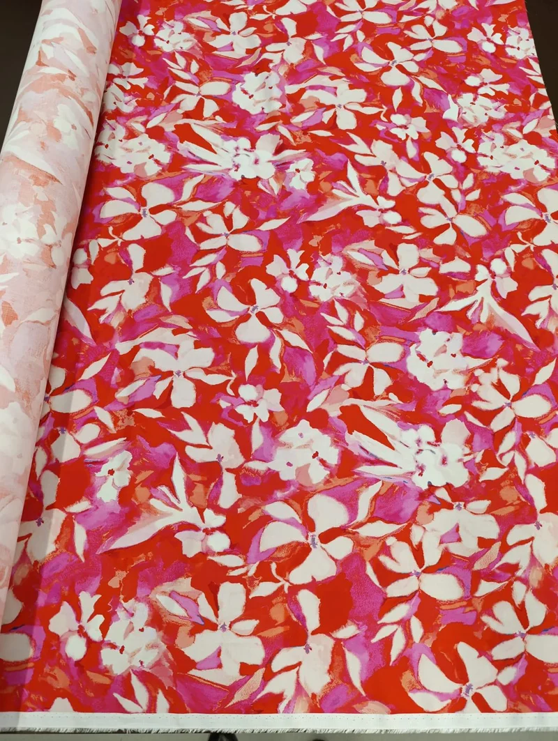 No. 1632 Viskose Druck pink-rote Blumen